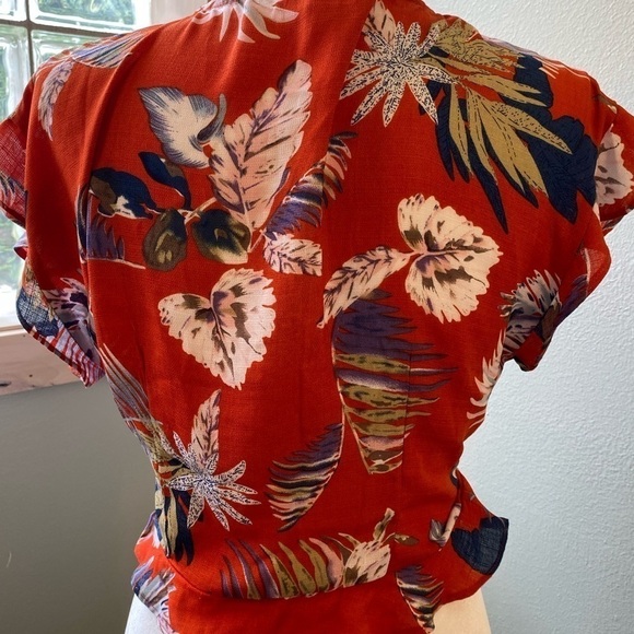 Sage the Label Tropical Print Tie Front Crop Top size Medium - Picture 10 of 12